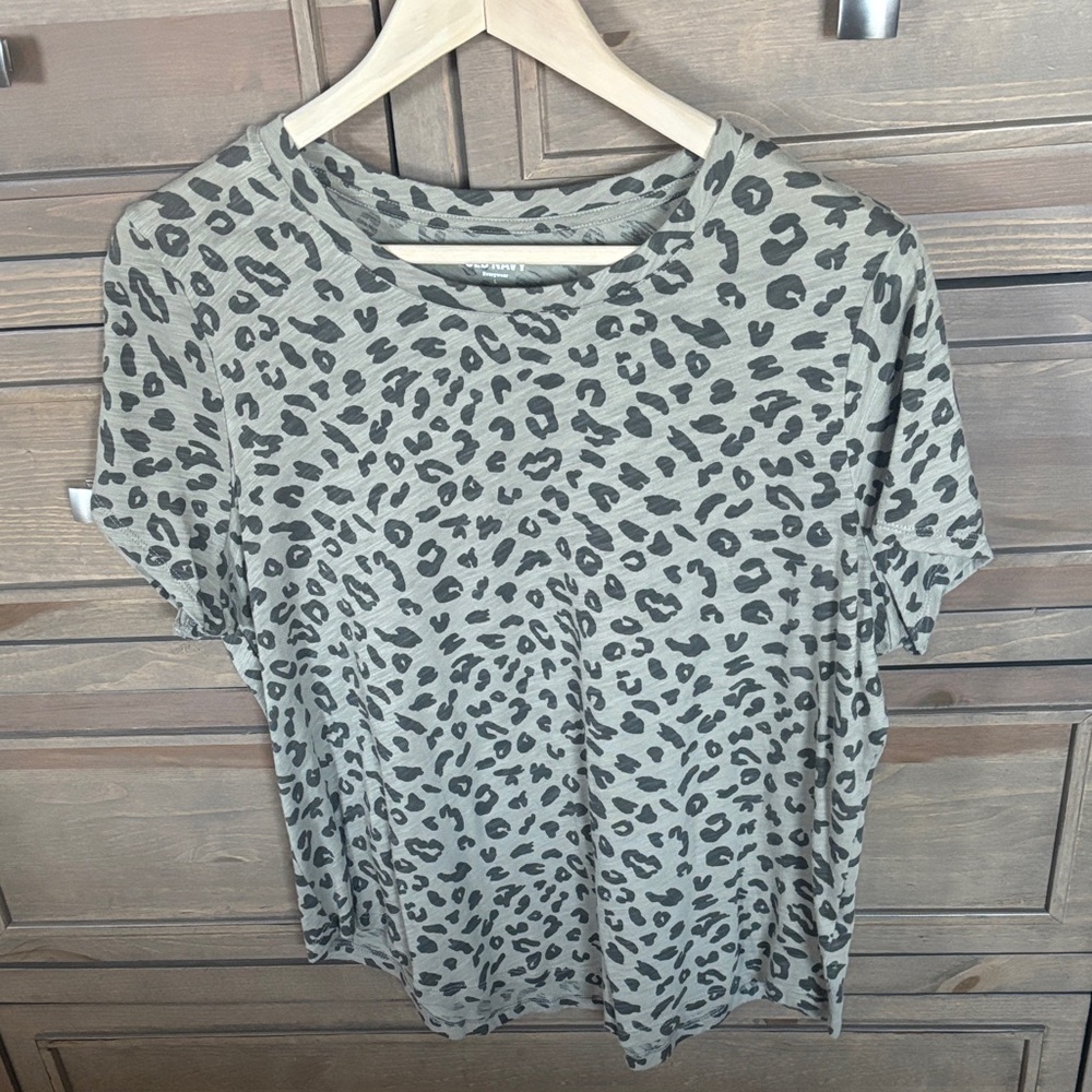 Green Leopard Print Short Sleeve Top